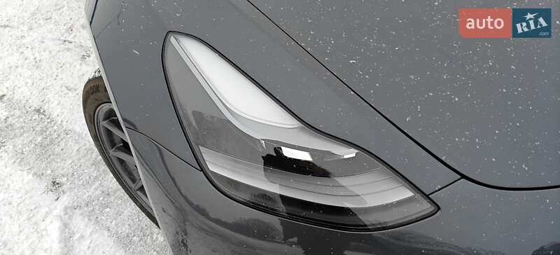 Седан Tesla Model 3 2023 в Кропивницькому