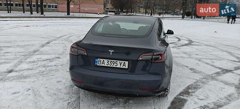 Седан Tesla Model 3 2023 в Кропивницькому