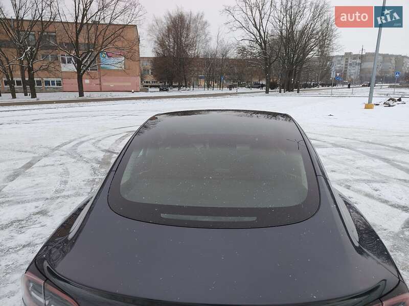 Седан Tesla Model 3 2023 в Кропивницькому