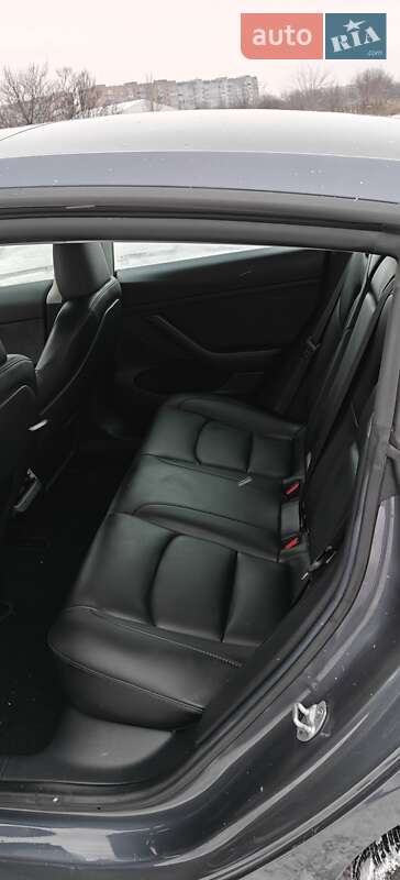 Седан Tesla Model 3 2023 в Кропивницькому