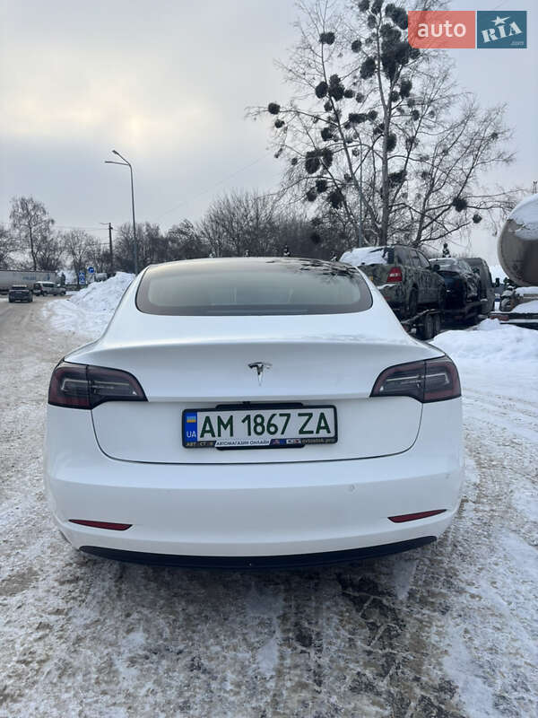 Седан Tesla Model 3 2021 в Житомире