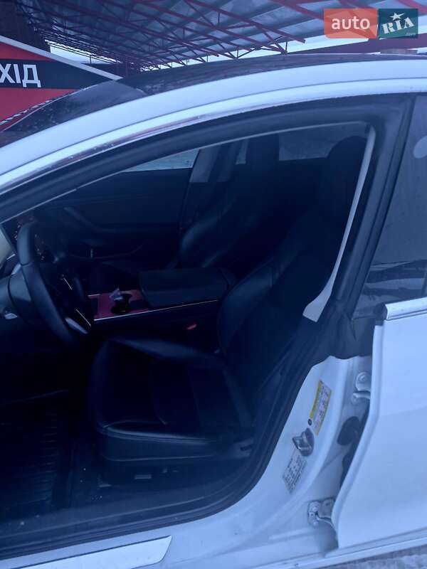Седан Tesla Model 3 2019 в Львове фото 14 Седан Tesla Model 3 2019 в Львове