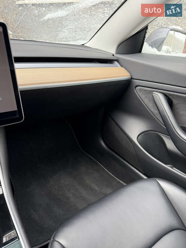 Седан Tesla Model 3 2018 в Слов'янську