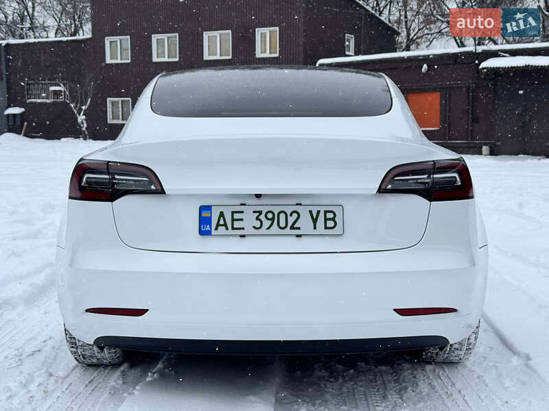 Седан Tesla Model 3 2023 в Дніпрі