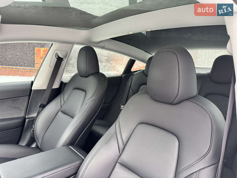 Седан Tesla Model 3 2023 в Дніпрі