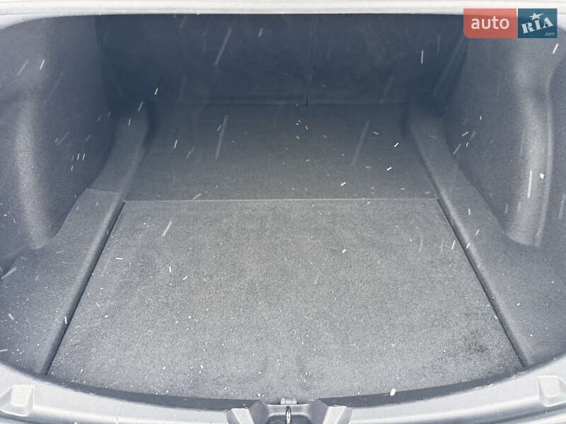 Седан Tesla Model 3 2023 в Дніпрі