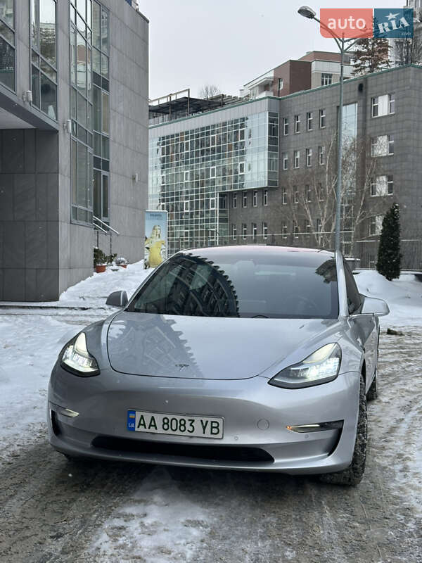 Седан Tesla Model 3 2018 в Киеве