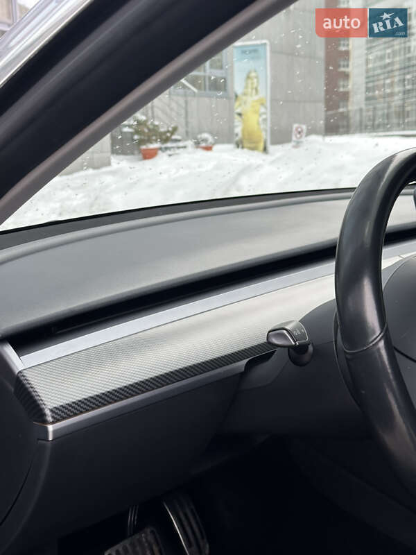 Седан Tesla Model 3 2018 в Киеве