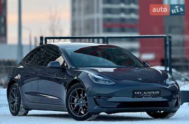 Седан Tesla Model 3 2022 в Києві
