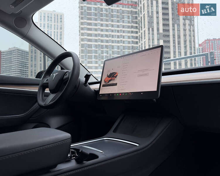 Седан Tesla Model 3 2022 в Киеве