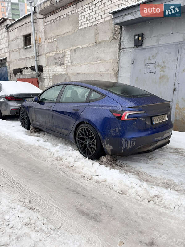 Седан Tesla Model 3 2024 в Киеве