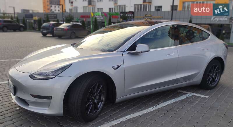 Седан Tesla Model 3 2018 в Вінниці