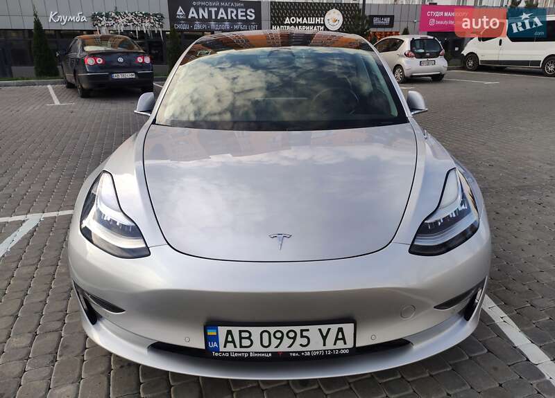 Седан Tesla Model 3 2018 в Вінниці