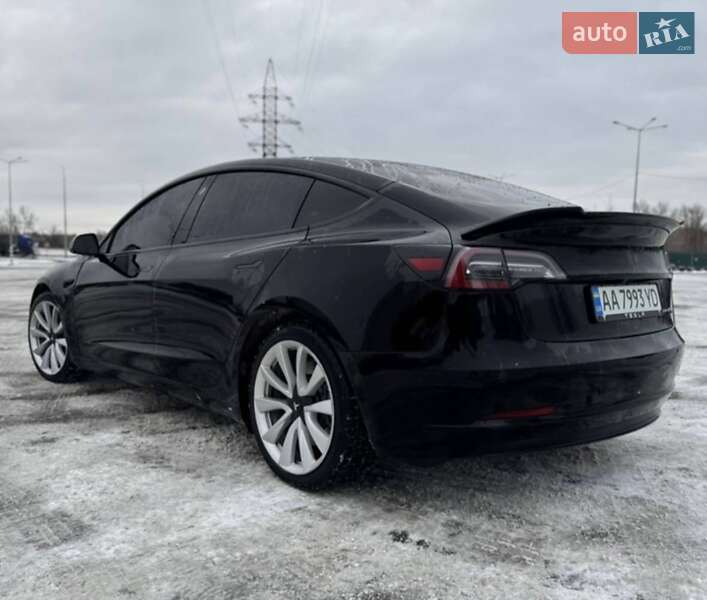 Седан Tesla Model 3 2019 в Львові