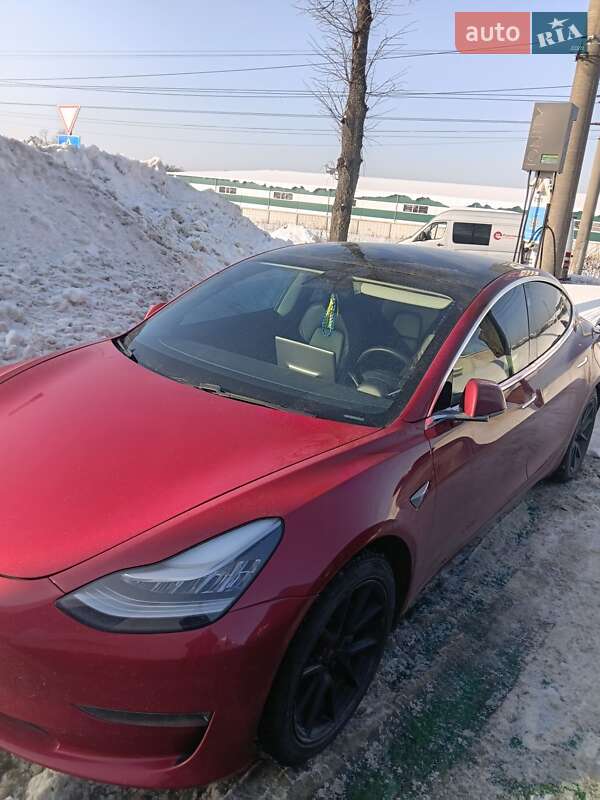 Седан Tesla Model 3 2020 в Бобрке