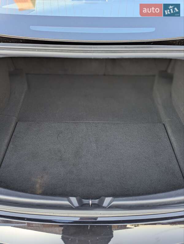 Седан Tesla Model 3 2020 в Березному