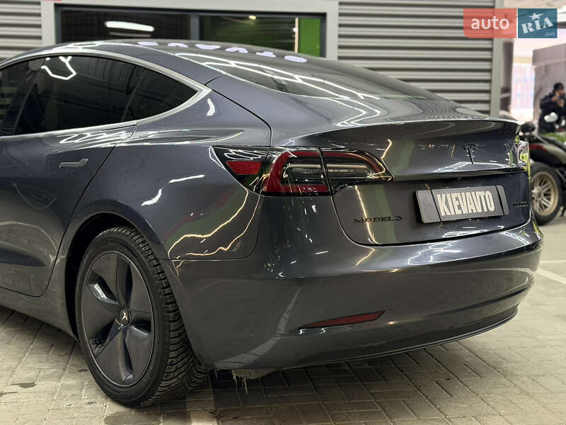 Седан Tesla Model 3 2020 в Киеве