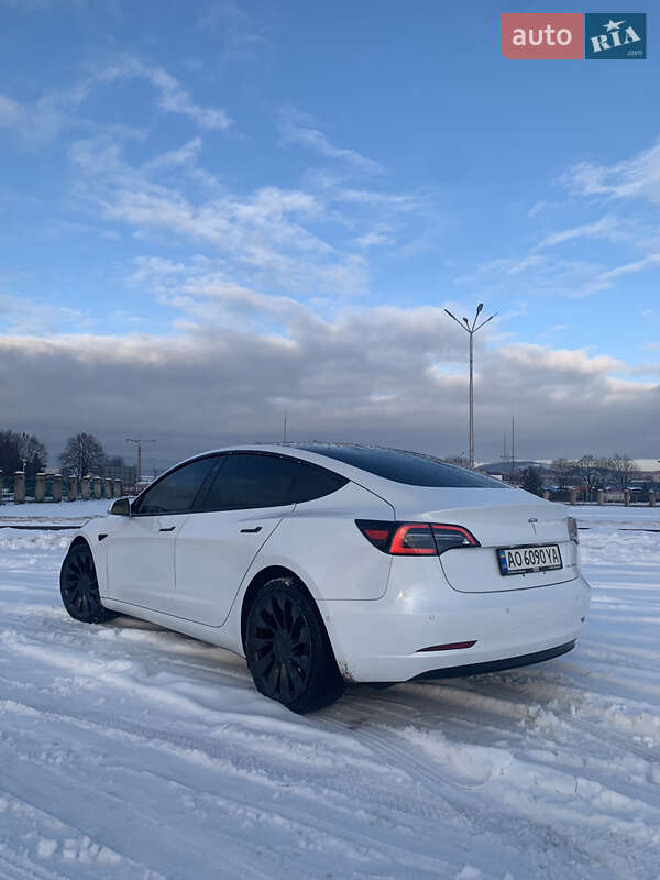 Седан Tesla Model 3 2018 в Мукачевому