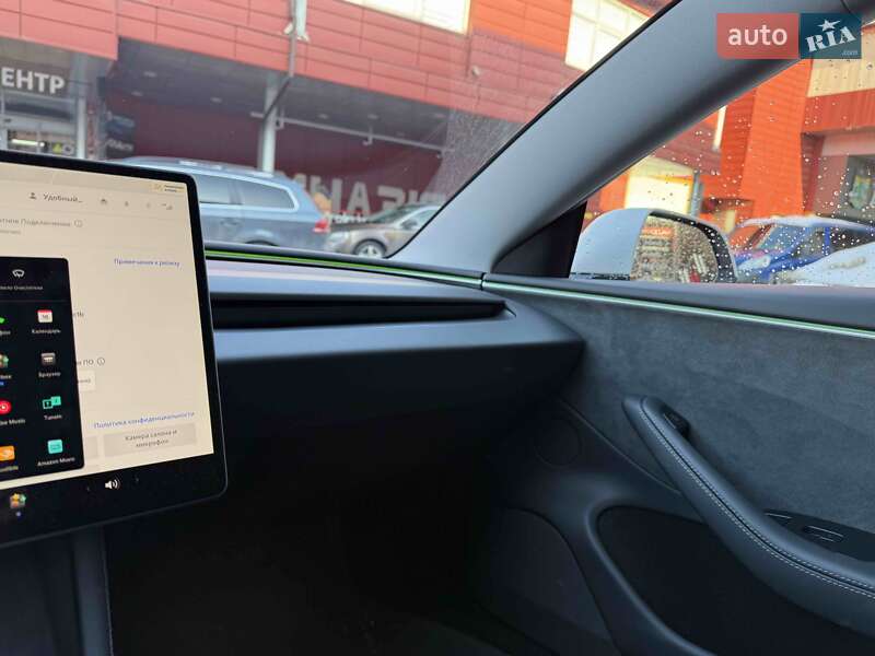 Седан Tesla Model 3 2024 в Львові