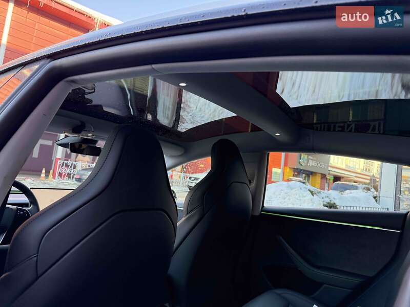 Седан Tesla Model 3 2024 в Львові