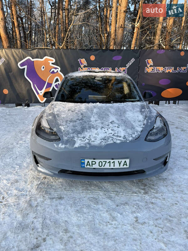 Седан Tesla Model 3 2021 в Киеве
