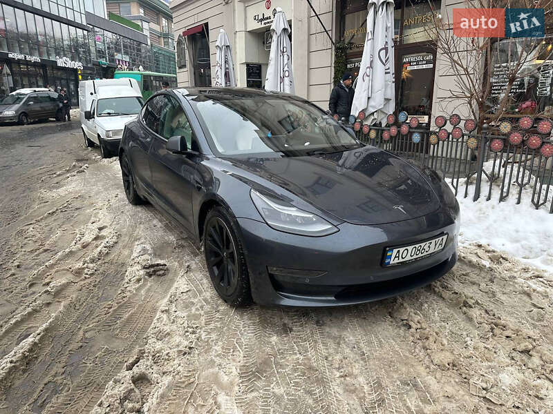 Tesla Model 3 2021