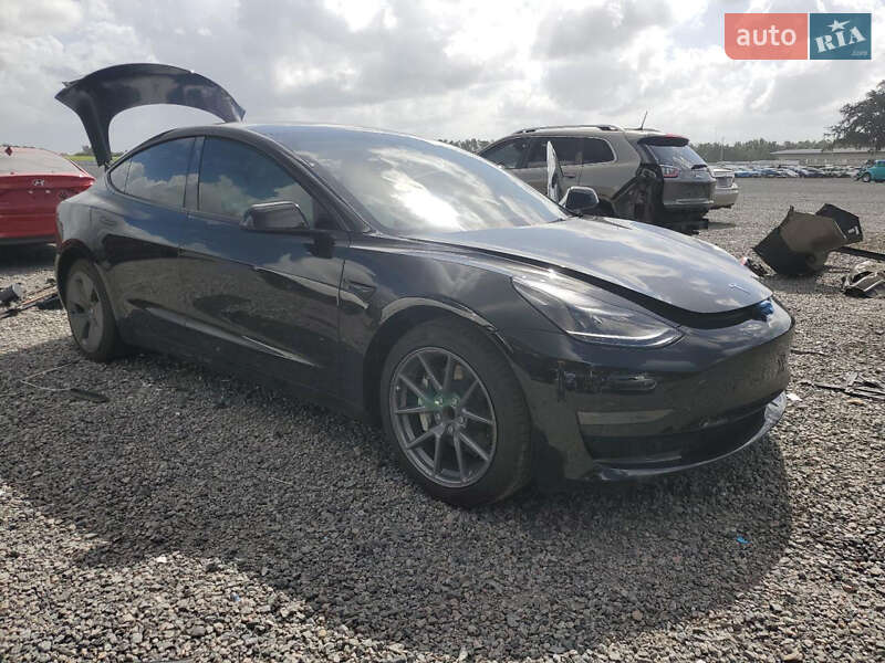 Седан Tesla Model 3 2022 в Виннице