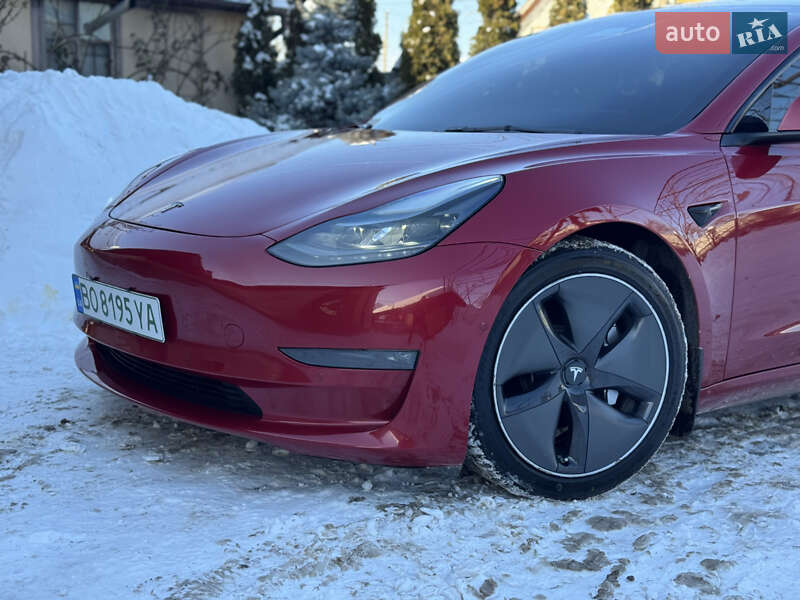 Седан Tesla Model 3 2021 в Ивано-Франковске