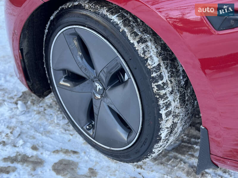 Седан Tesla Model 3 2021 в Ивано-Франковске