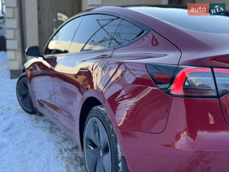 Седан Tesla Model 3 2021 в Ивано-Франковске