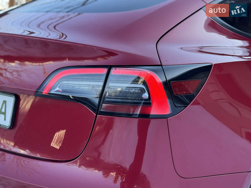 Седан Tesla Model 3 2021 в Ивано-Франковске