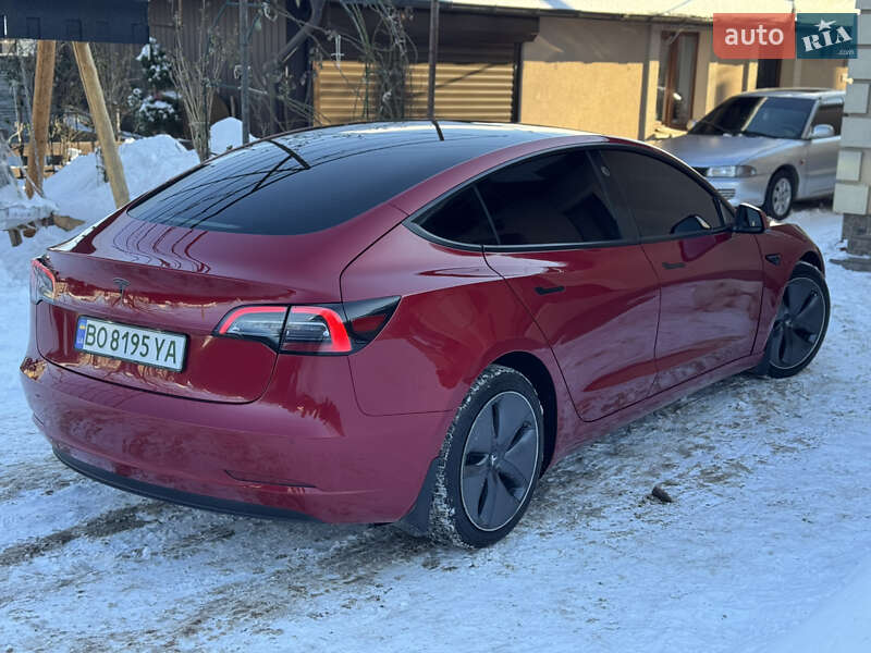 Седан Tesla Model 3 2021 в Ивано-Франковске