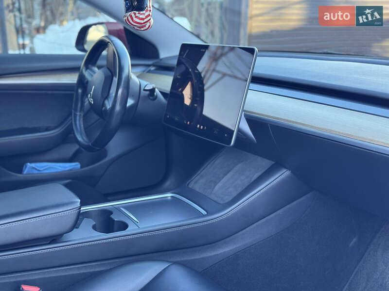Седан Tesla Model 3 2021 в Ивано-Франковске