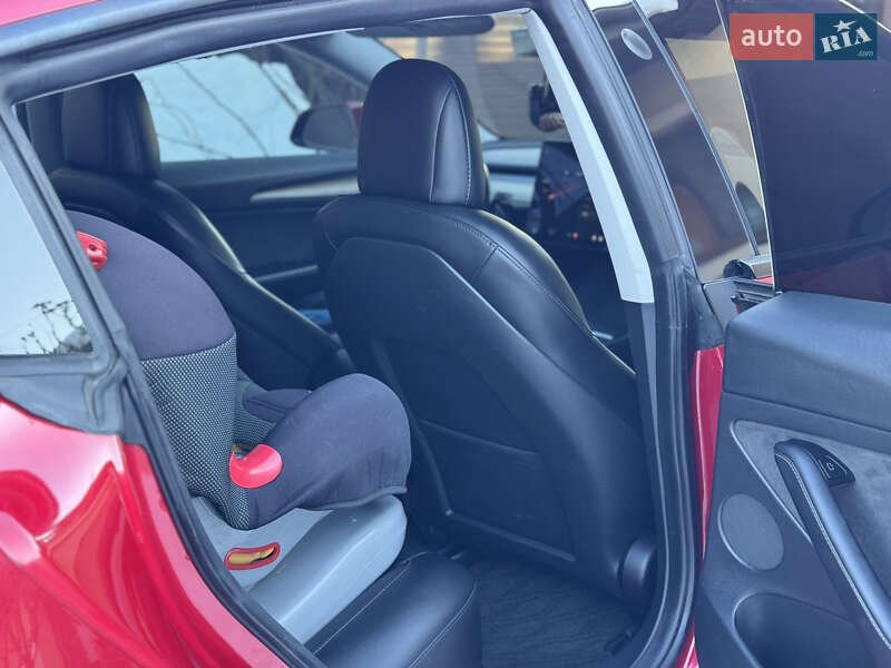 Седан Tesla Model 3 2021 в Ивано-Франковске