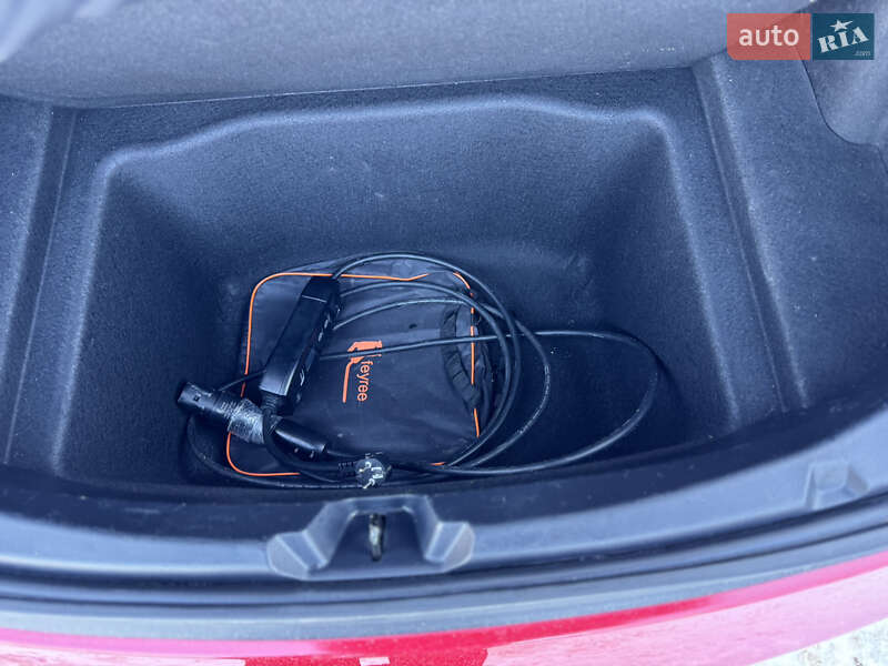 Седан Tesla Model 3 2021 в Ивано-Франковске