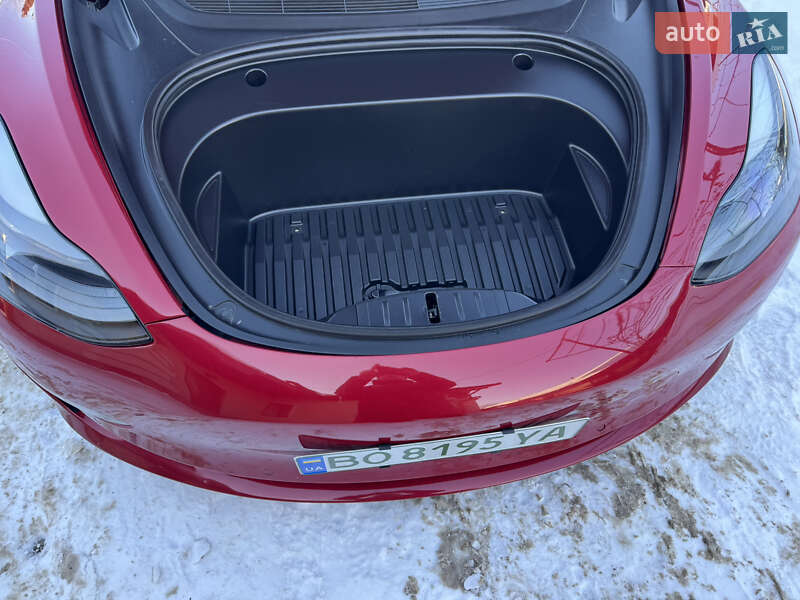 Седан Tesla Model 3 2021 в Ивано-Франковске