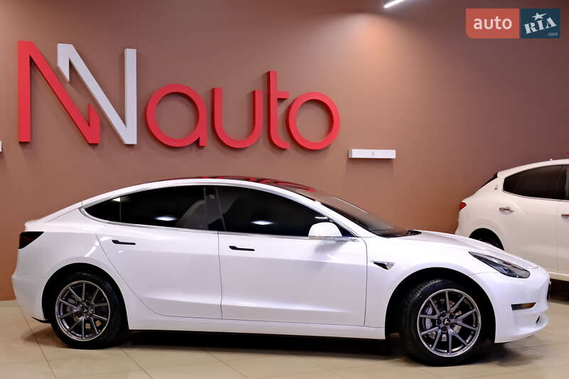 Седан Tesla Model 3 2019 в Одессе