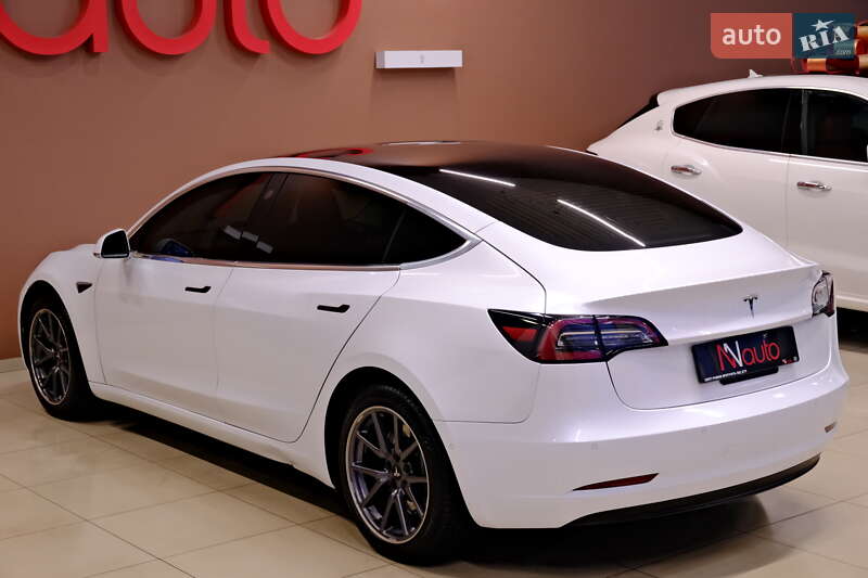 Седан Tesla Model 3 2019 в Одессе