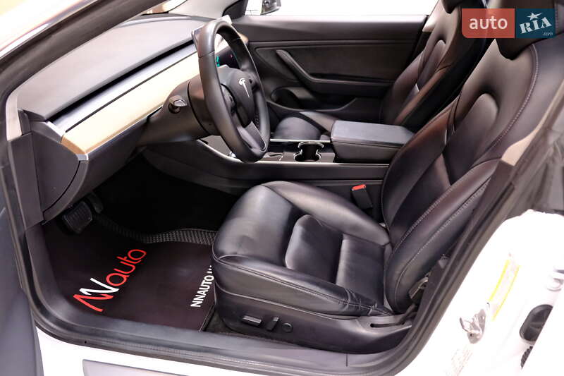 Седан Tesla Model 3 2019 в Одессе