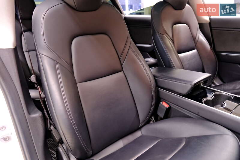 Седан Tesla Model 3 2019 в Одессе