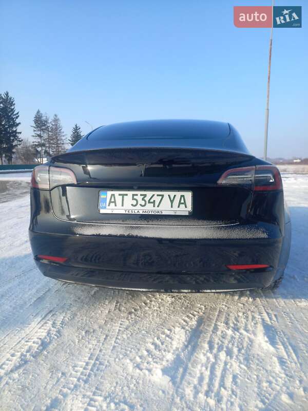 Седан Tesla Model 3 2021 в Коломиї