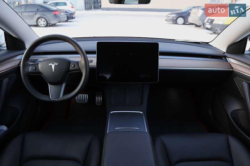 Седан Tesla Model 3 2023 в Киеве фото 15 Седан Tesla Model 3 2023 в Киеве