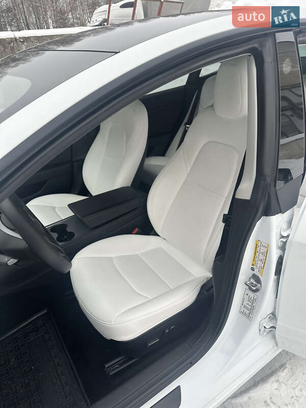 Седан Tesla Model 3 2022 в Ковеле