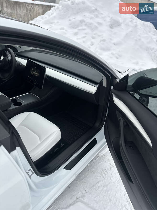Седан Tesla Model 3 2022 в Ковеле