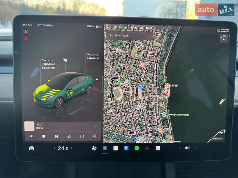 Седан Tesla Model 3 2022 в Кременчуці