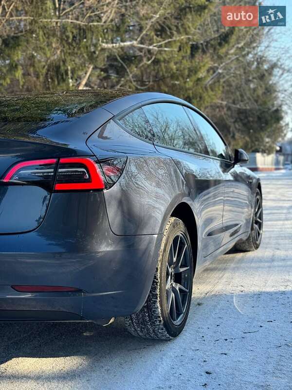 Седан Tesla Model 3 2023 в Хмельницком