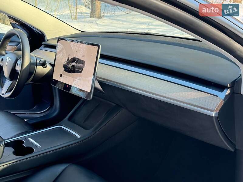 Седан Tesla Model 3 2023 в Хмельницком