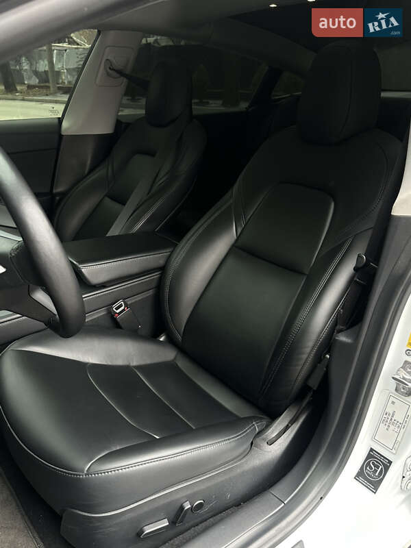 Седан Tesla Model 3 2021 в Запорожье