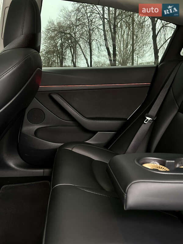 Седан Tesla Model 3 2021 в Запорожье