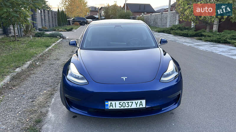 Седан Tesla Model 3 2019 в Києві
